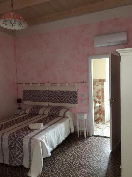 Guest House Le Gemelle Luras Εξωτερικό φωτογραφία